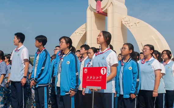 时光笔记⑰丨在韶山，他们读懂补丁睡衣里的初心与无字之书的真谛