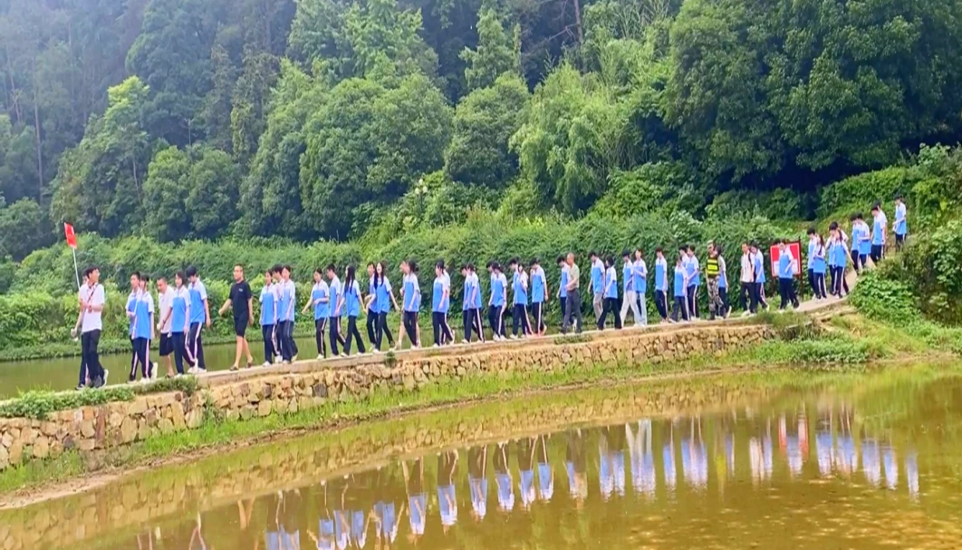 涟源市涟水学校