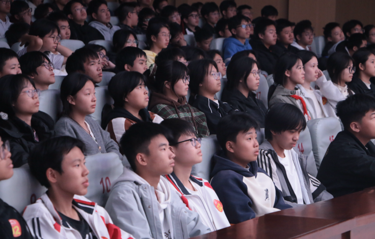 不负韶华①丨恰同学少年，在韶山与青年毛泽东当“同学”
