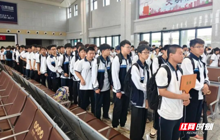 洪江市职业中专学校开展“我的韶山行”红色研学活动