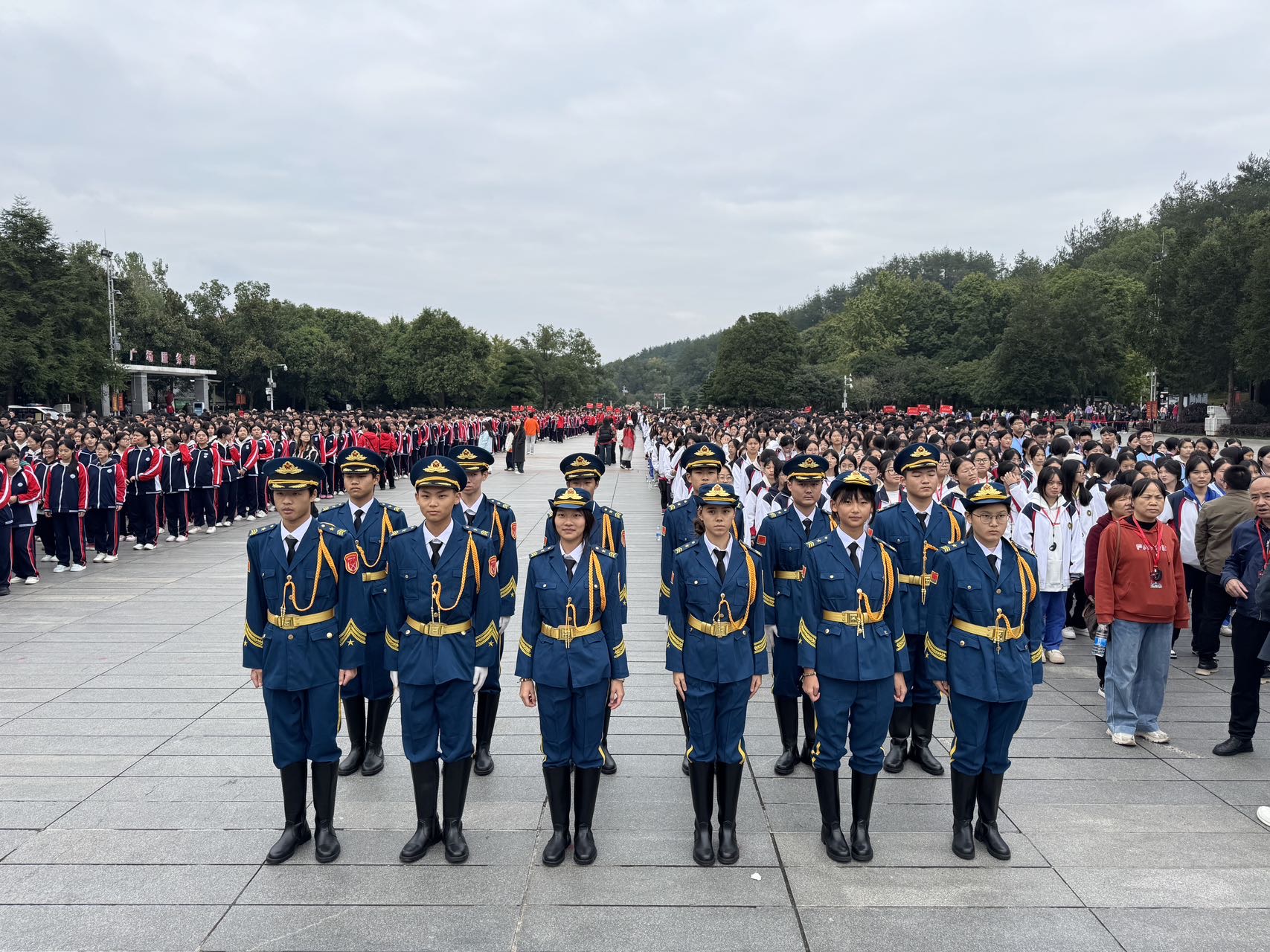 传承红色基因  争做时代新人